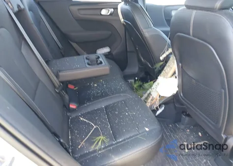 2025 Volvo Xc40 B5 Plus Dark Theme z USA, uszkodzony, nr VIN YV4L12UC6S2492483